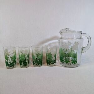 Vintage Green And White Daffodil Motif Pitcher And 4 Glasses FLAWS - See Desc.